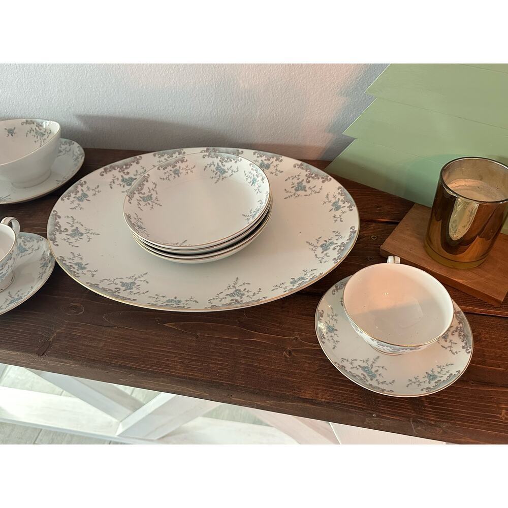 Vintage Imperil Seville Dinner Chine, Signed by Artist 24 Pieces Set for 4 - Picture 3 of 5